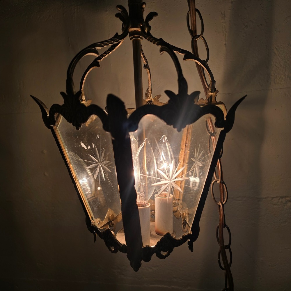 French Rococo Brass‎ Gilt Lantern Etched Starburst Glass panel Swag Lamp